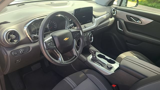 Used 2025 Chevrolet Blazer LT AWD/4WD image 9