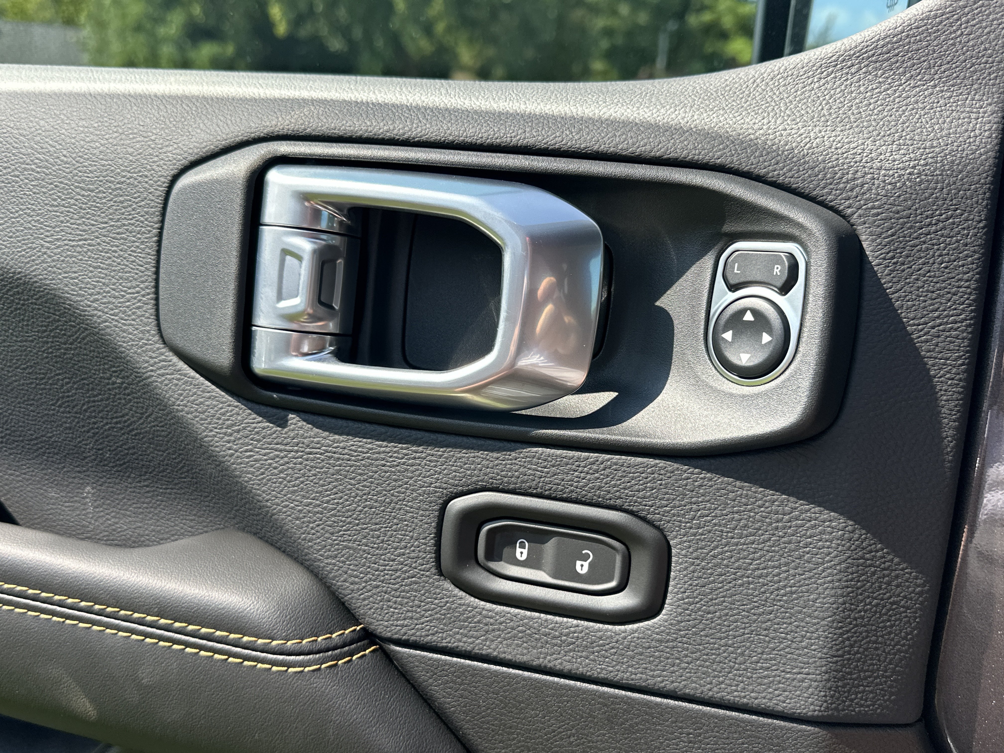 New 2027 Jeep Wrangler Unlimited Sahara AWD/4WD image 13