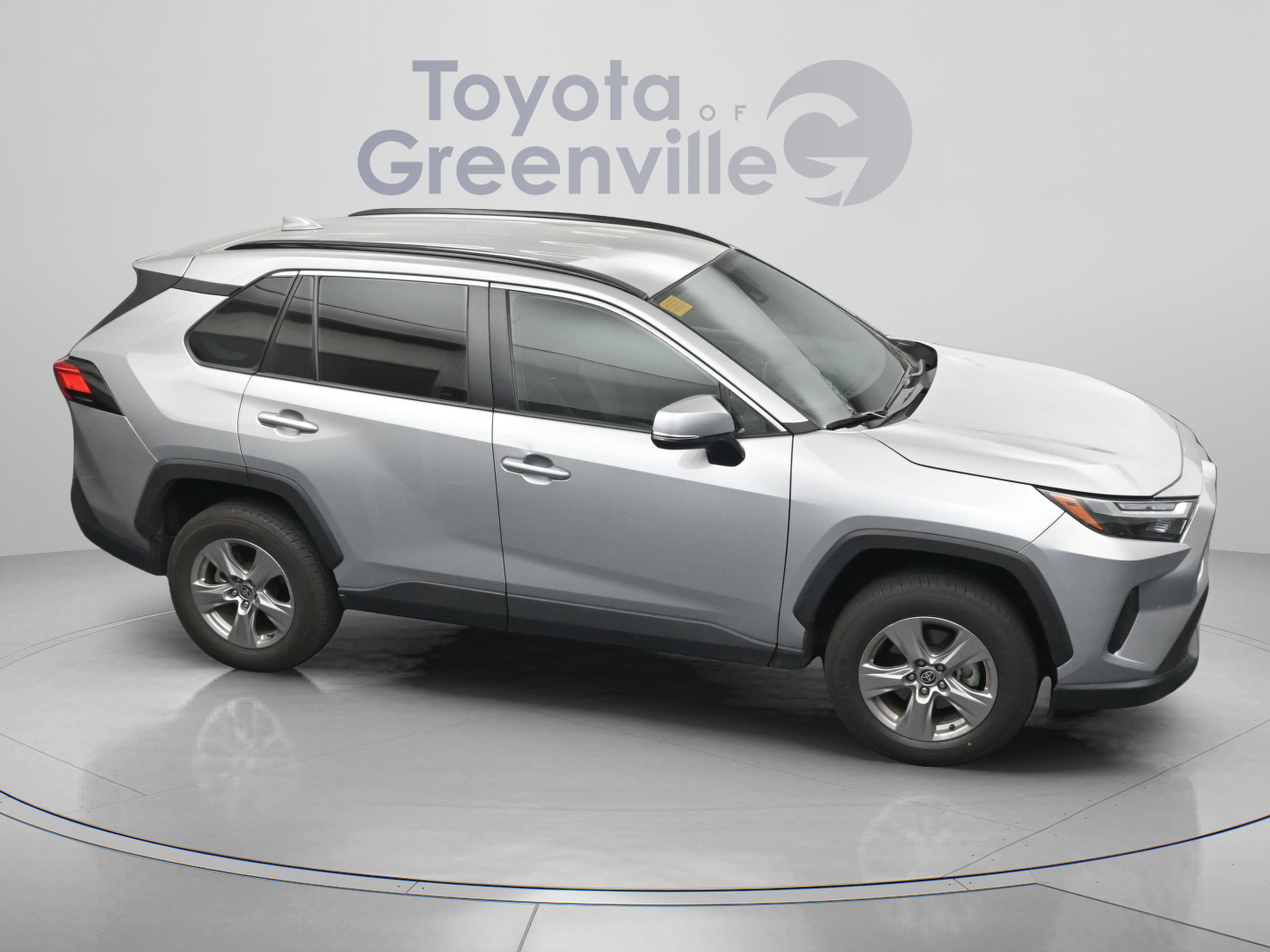 Used 2024 Toyota RAV4 XLE AWD/4WD image 17