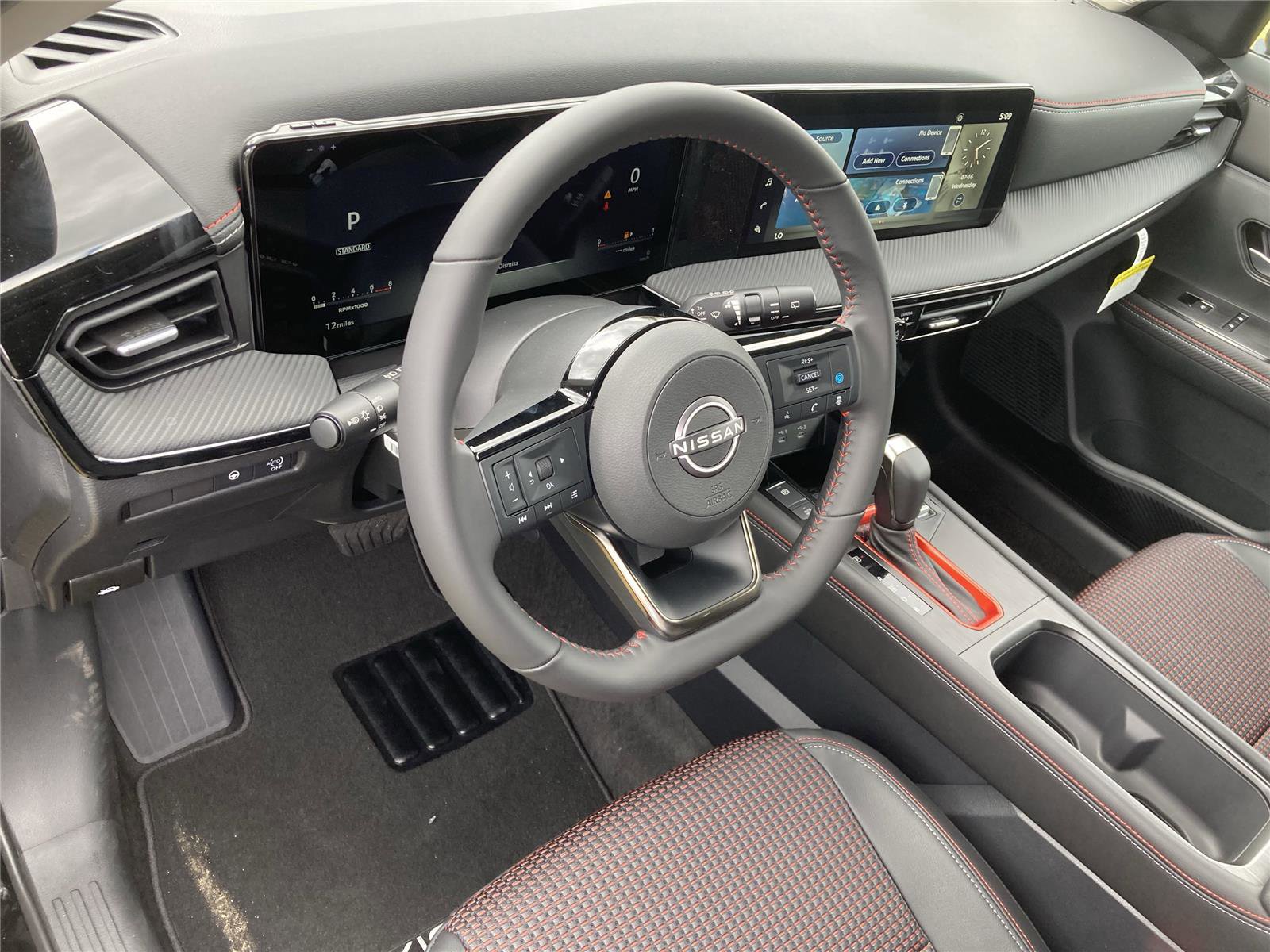 New 2025 Nissan Kicks SR image 12