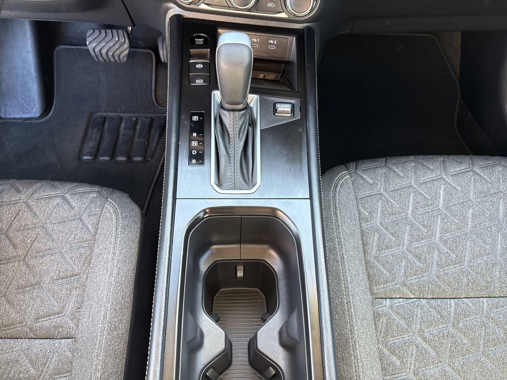 Used 2025 Nissan Kicks SV w/ Illumination Package image 18
