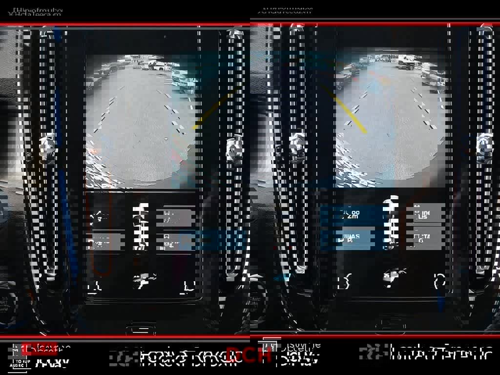 Used 2021 Volvo XC40 T4 Inscription image 13