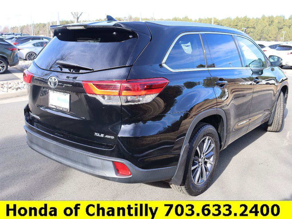 Used 2017 Toyota Highlander XLE image 7