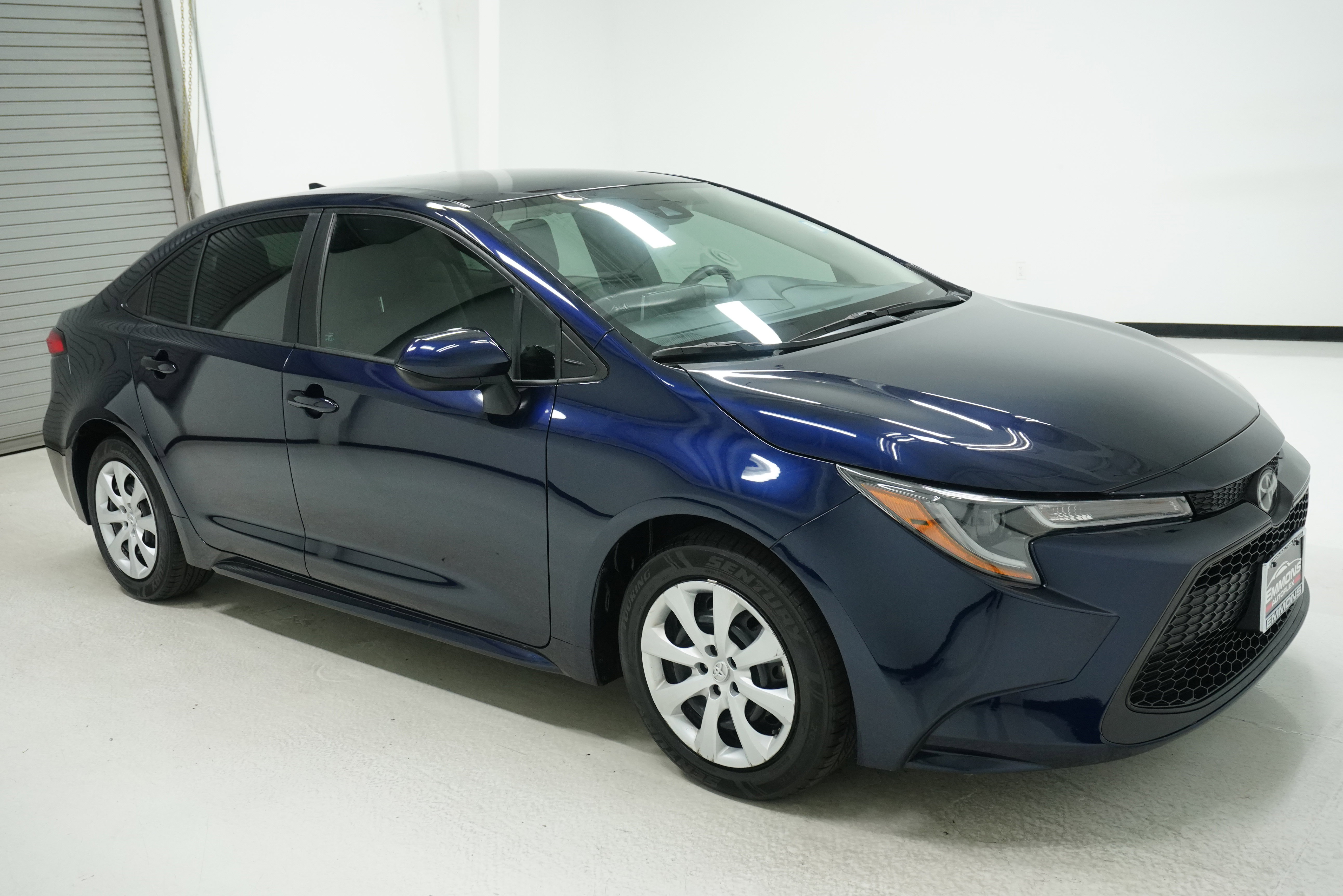 Used 2021 Toyota Corolla LE image 3