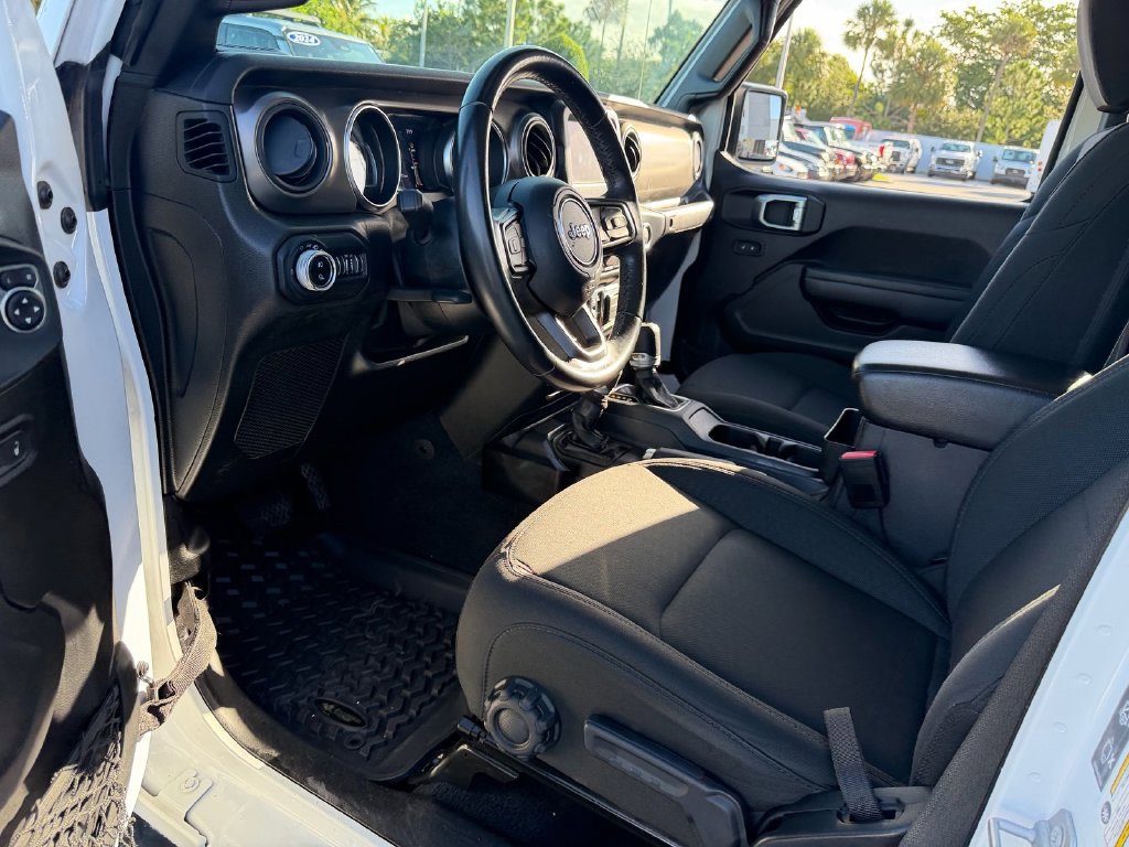 Used 2021 Jeep Gladiator Sport AWD/4WD image 12
