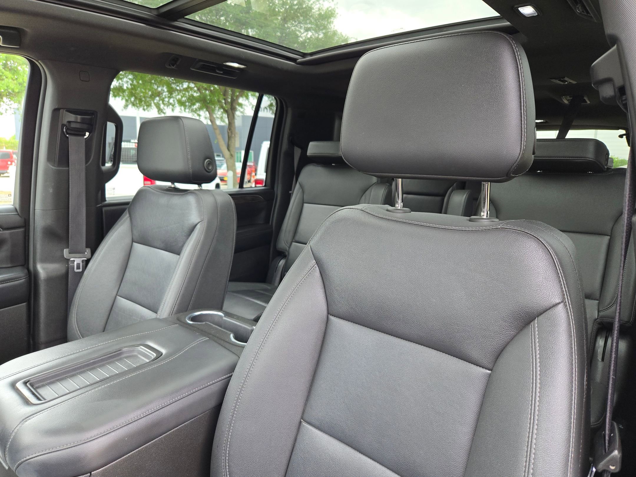 Used 2023 Chevrolet Suburban Z71 AWD/4WD image 9
