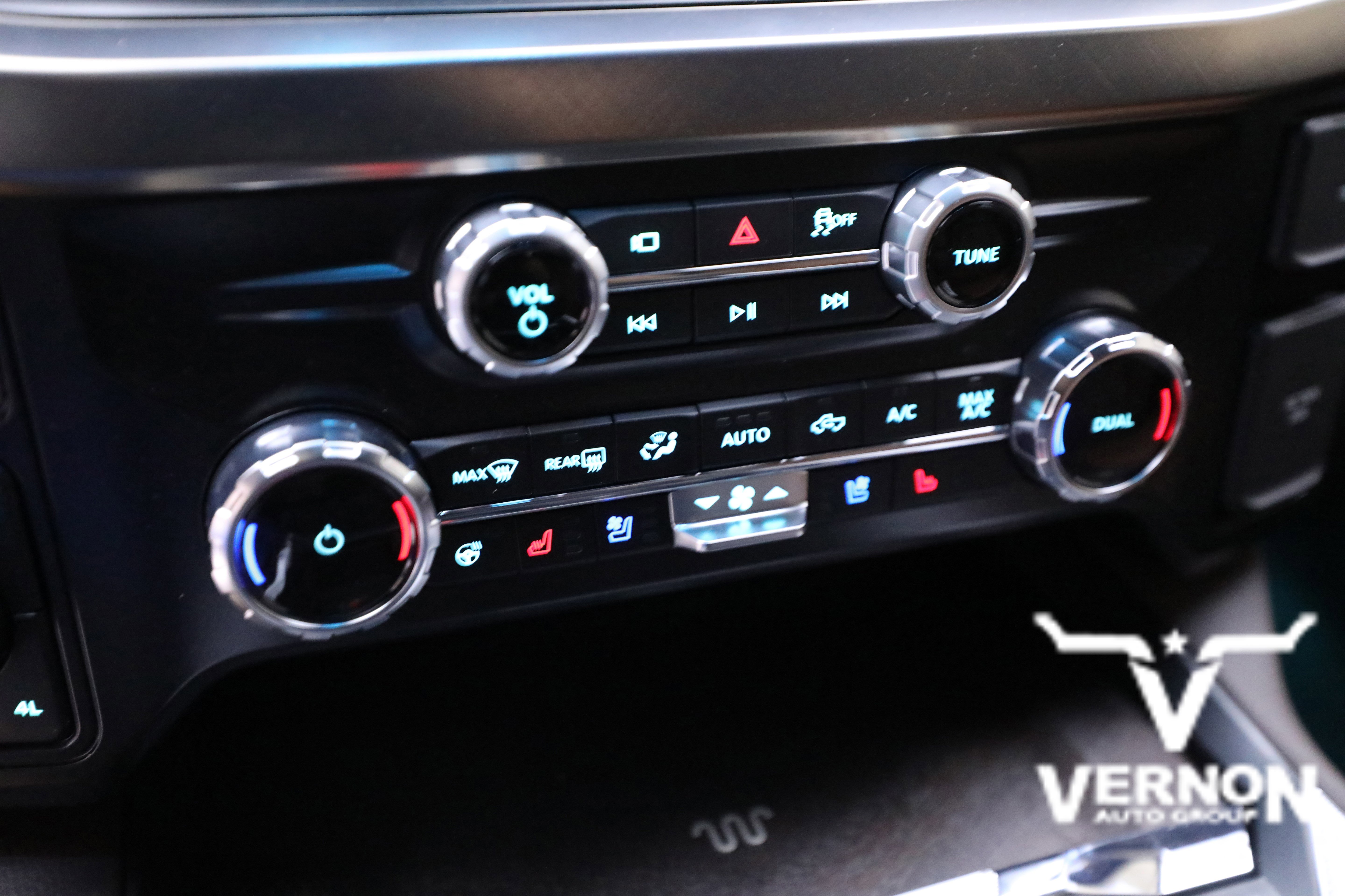 New 2026 Ford F350 King Ranch w/ FX4 Off-Road Package image 24