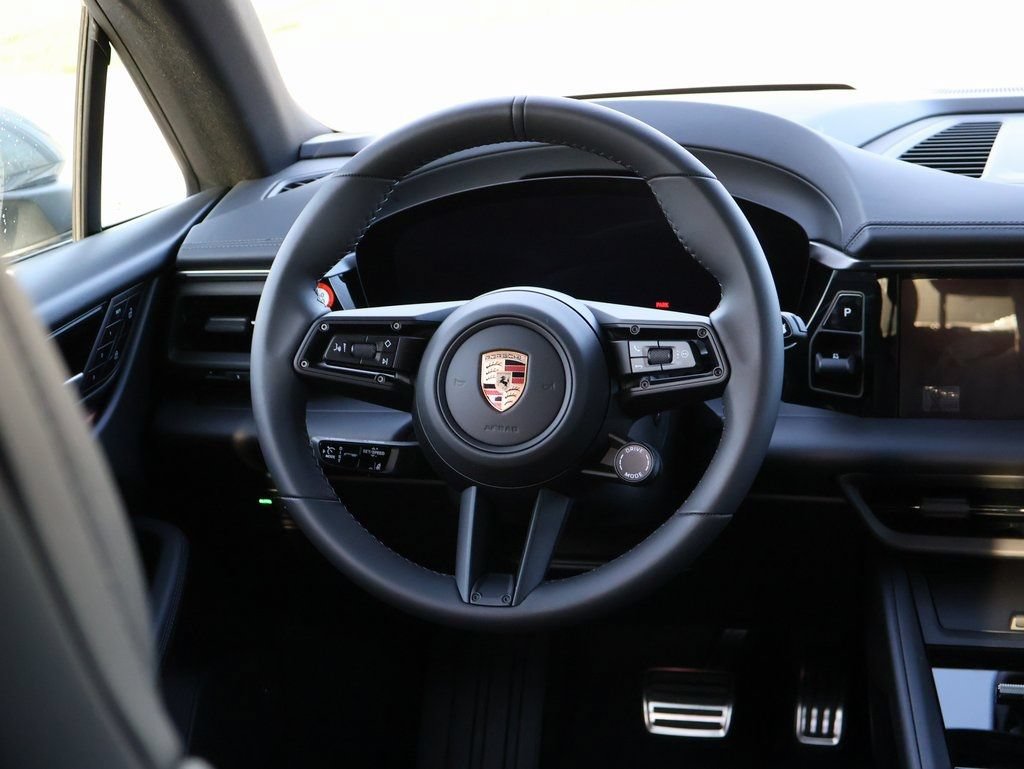 Certified 2025 Porsche Macan 4S Electric AWD/4WD image 21