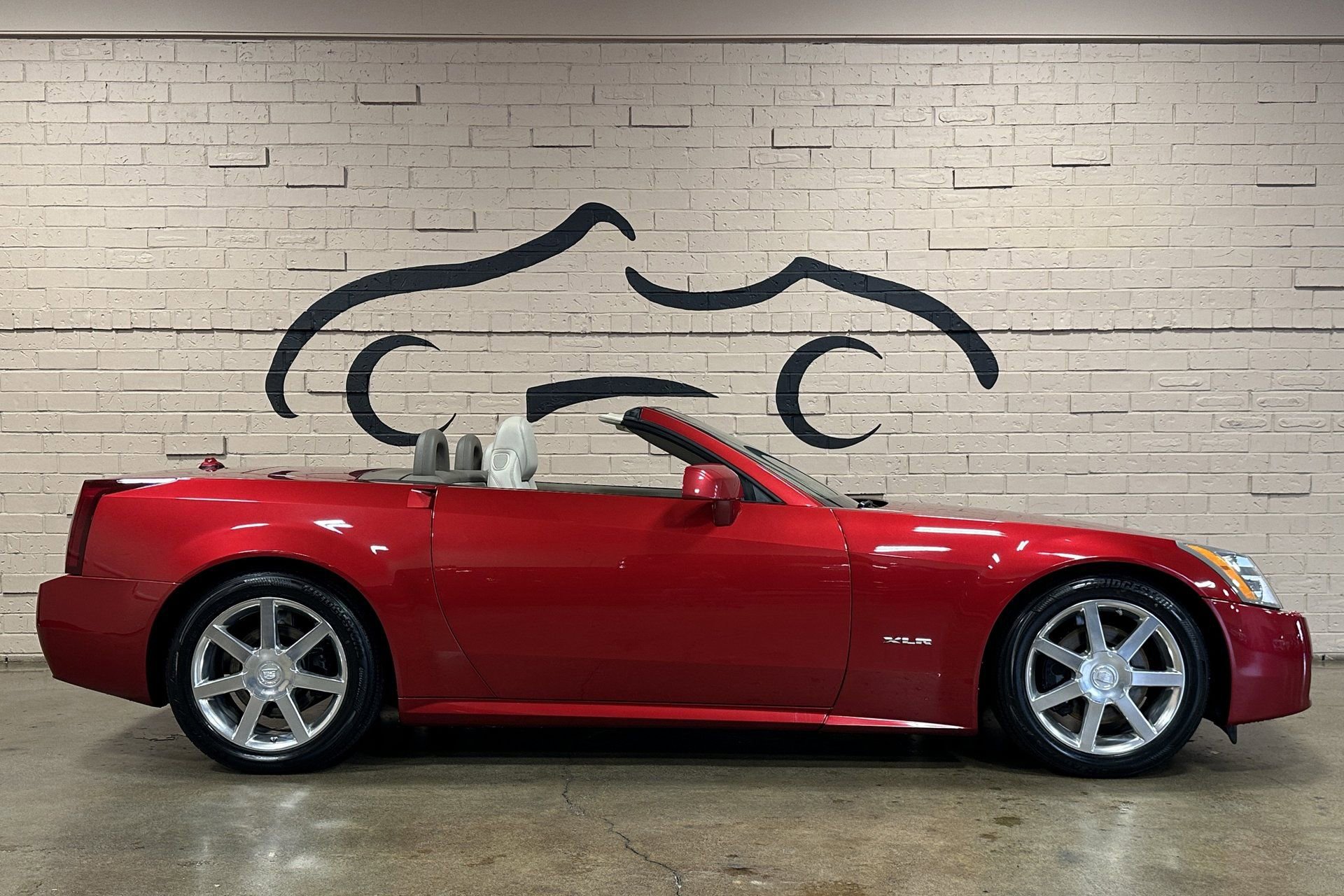 Used 2005 Cadillac XLR image 5