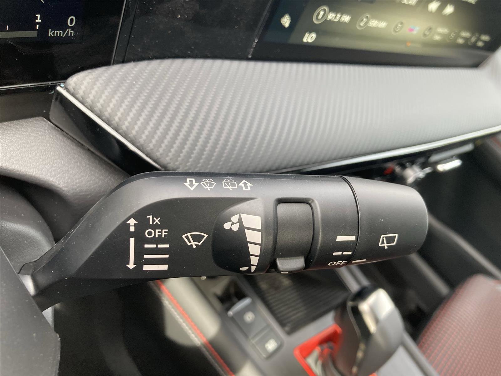 New 2025 Nissan Kicks SR image 26