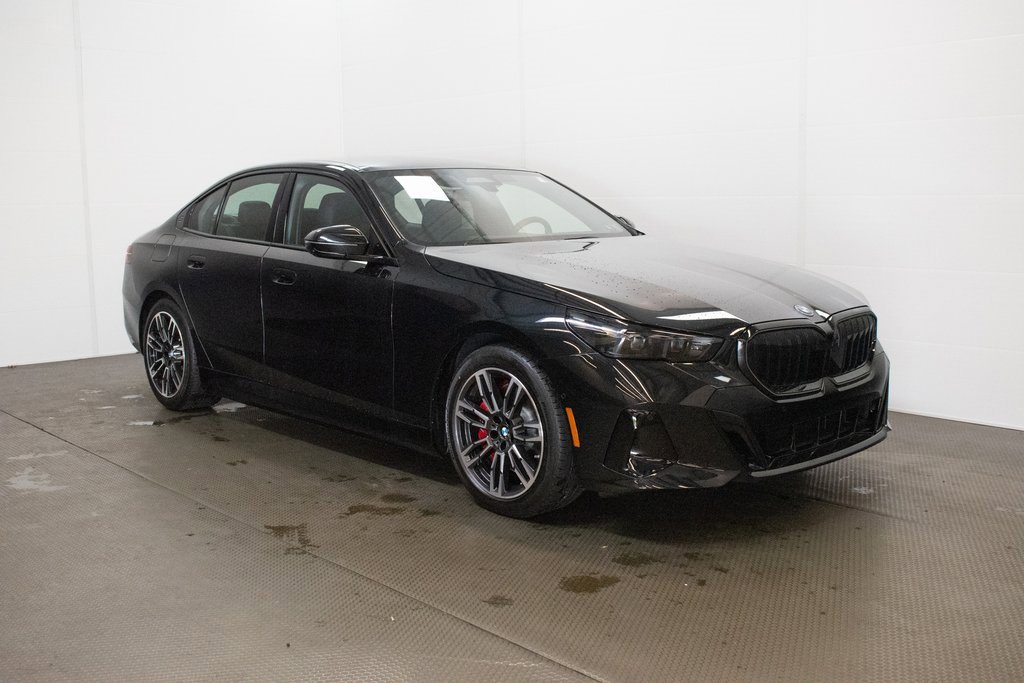 New 2026 BMW 550e xDrive image 1