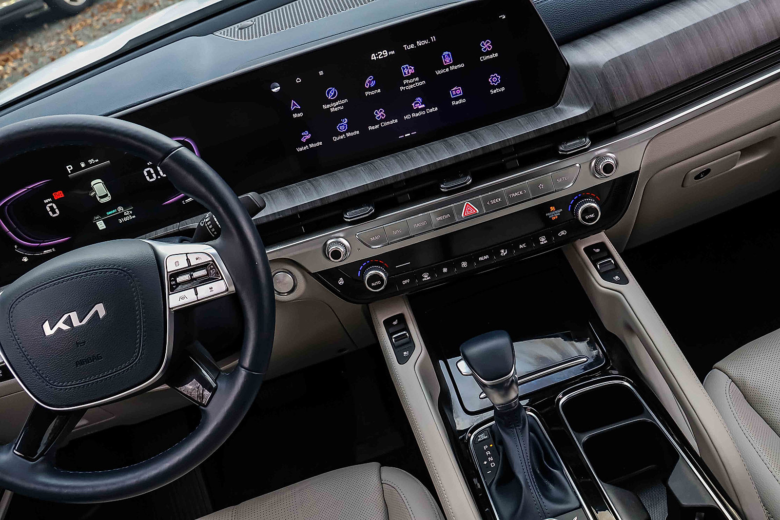 Used 2023 Kia Telluride EX w/ EX Captain's Chair Package image 20