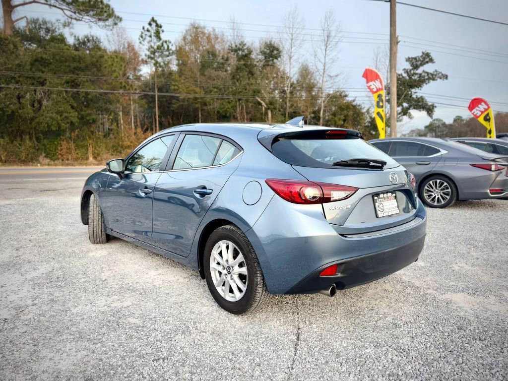 Used 2016 MAZDA MAZDA3 i Grand Touring image 2