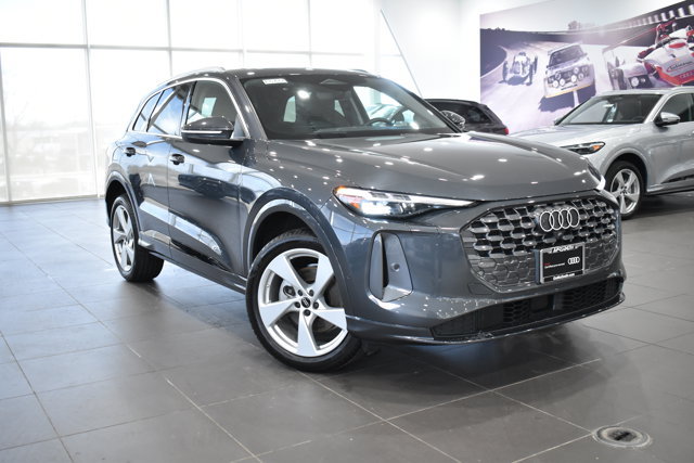 Used 2025 Audi Q5 Premium Plus w/ Premium Plus AWD/4WD image 37