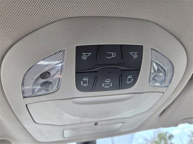 Certified 2023 Chrysler Pacifica Touring-L image 34