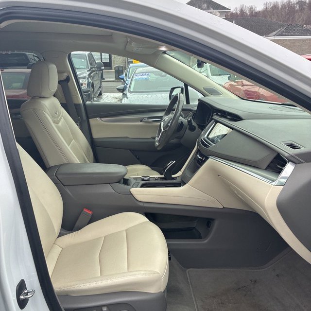 Used 2021 Cadillac XT5 Premium Luxury image 11