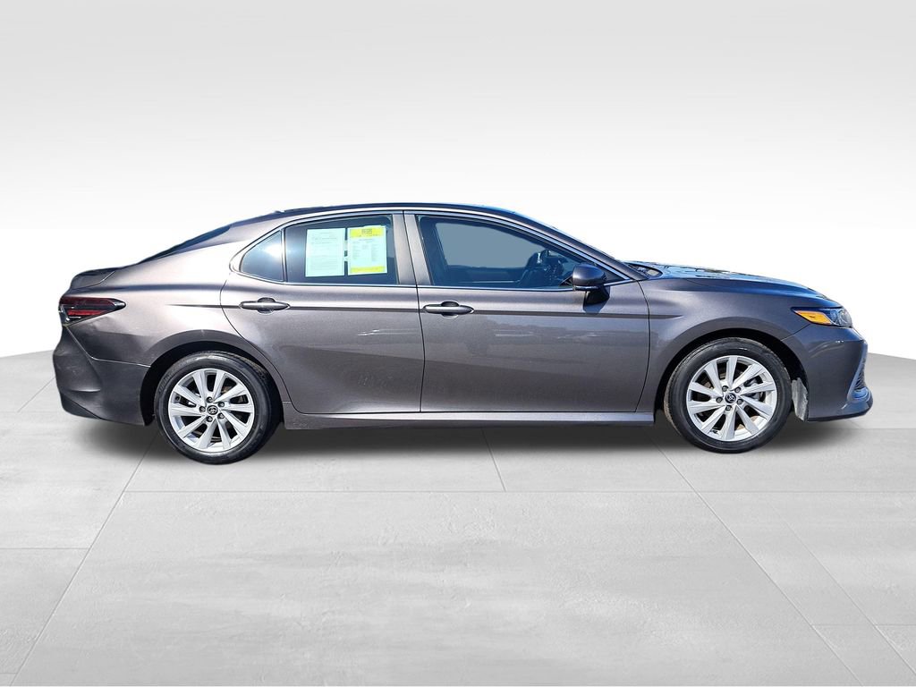Used 2022 Toyota Camry LE w/ Convenience Package FWD image 7