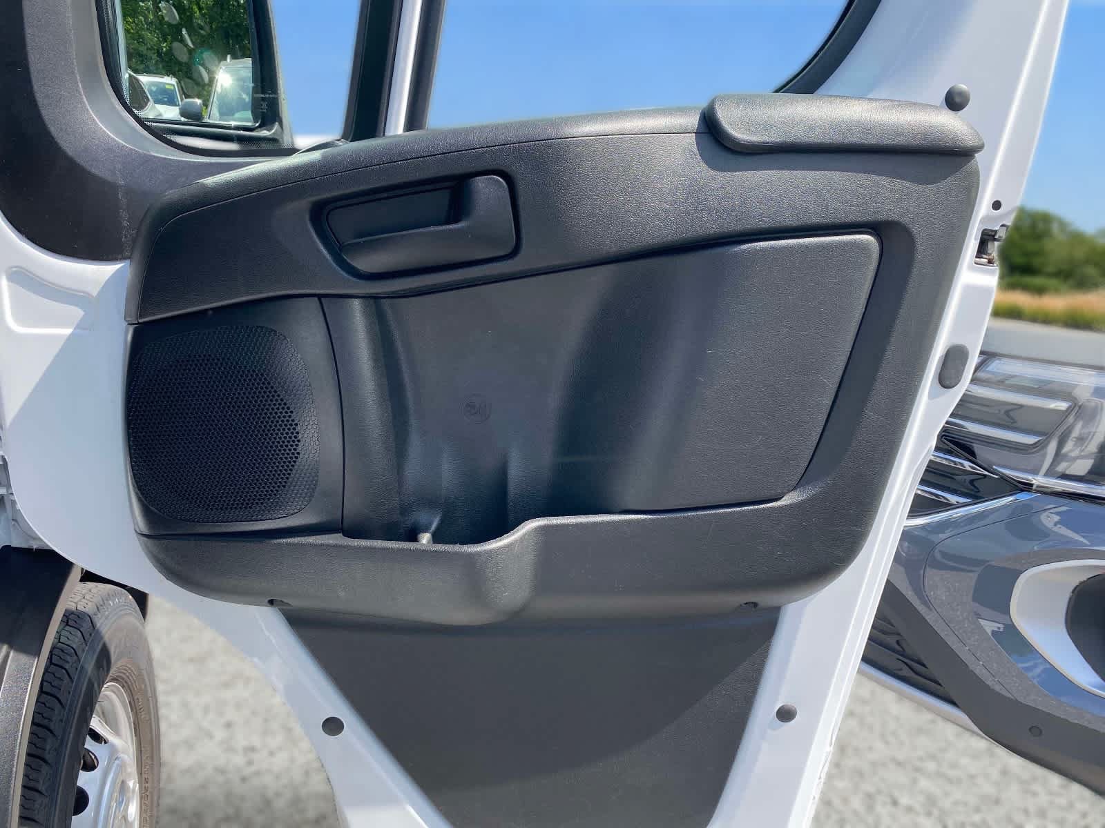 Used 2025 RAM ProMaster 2500 w/ U-Haul Equipment Group FWD image 27