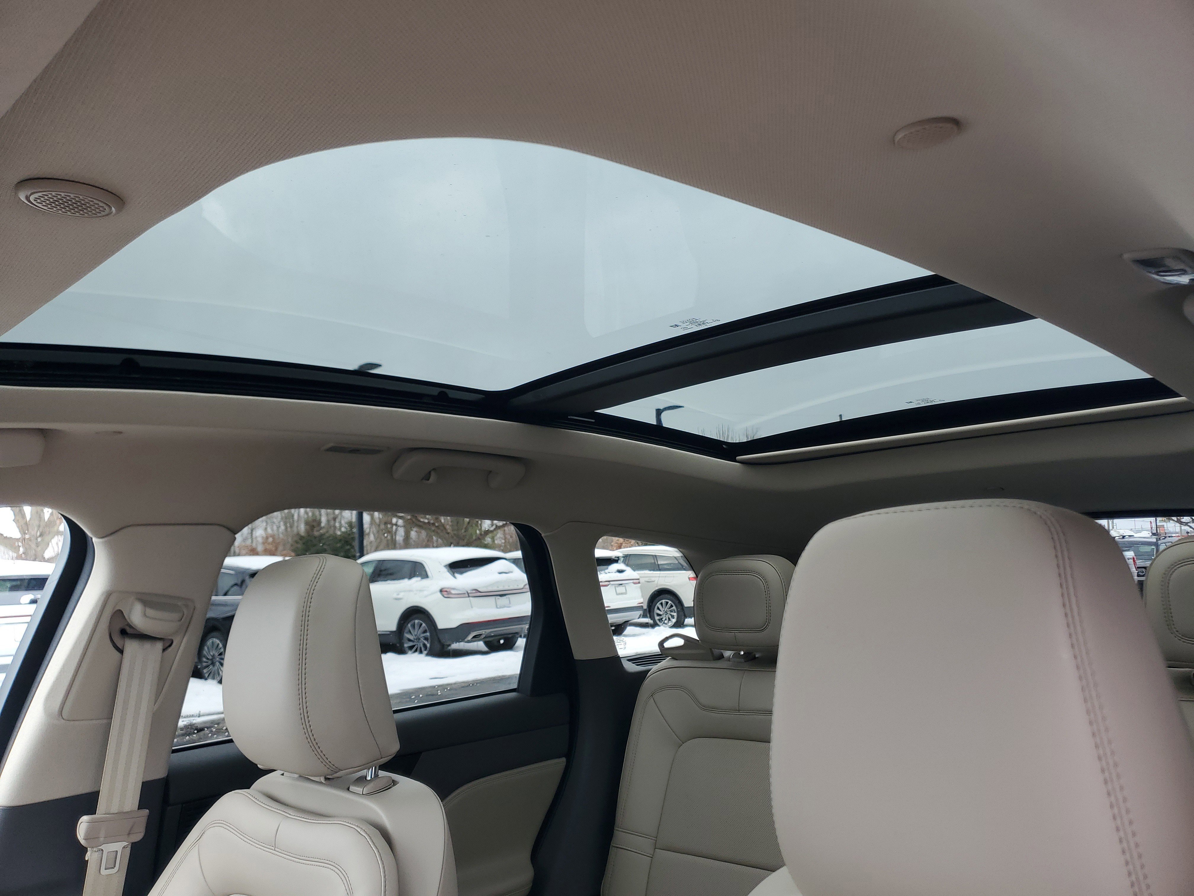 Certified 2022 Lincoln Corsair Reserve w/ Equipment Group 201A image 11