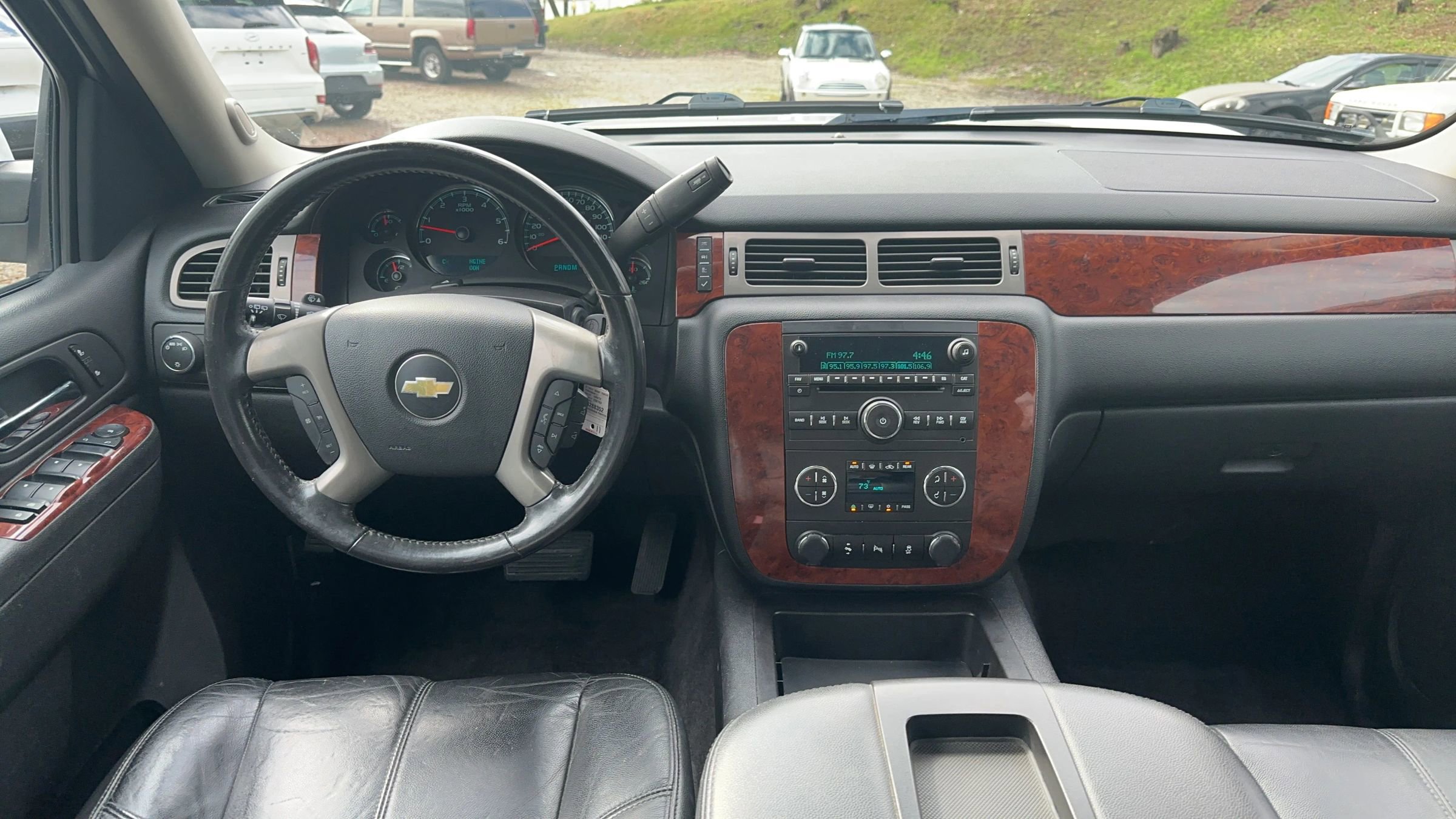 Used 2014 Chevrolet Suburban LT image 5