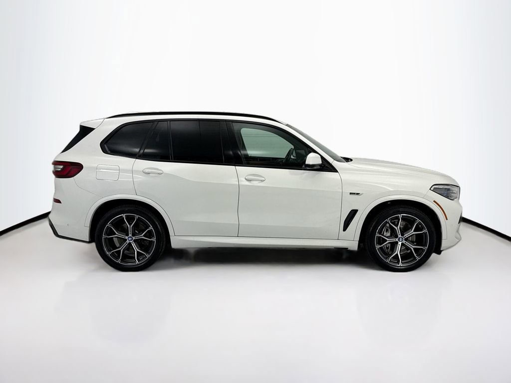 Certified 2023 BMW X5 xDrive45e w/ Executive Package AWD/4WD image 4
