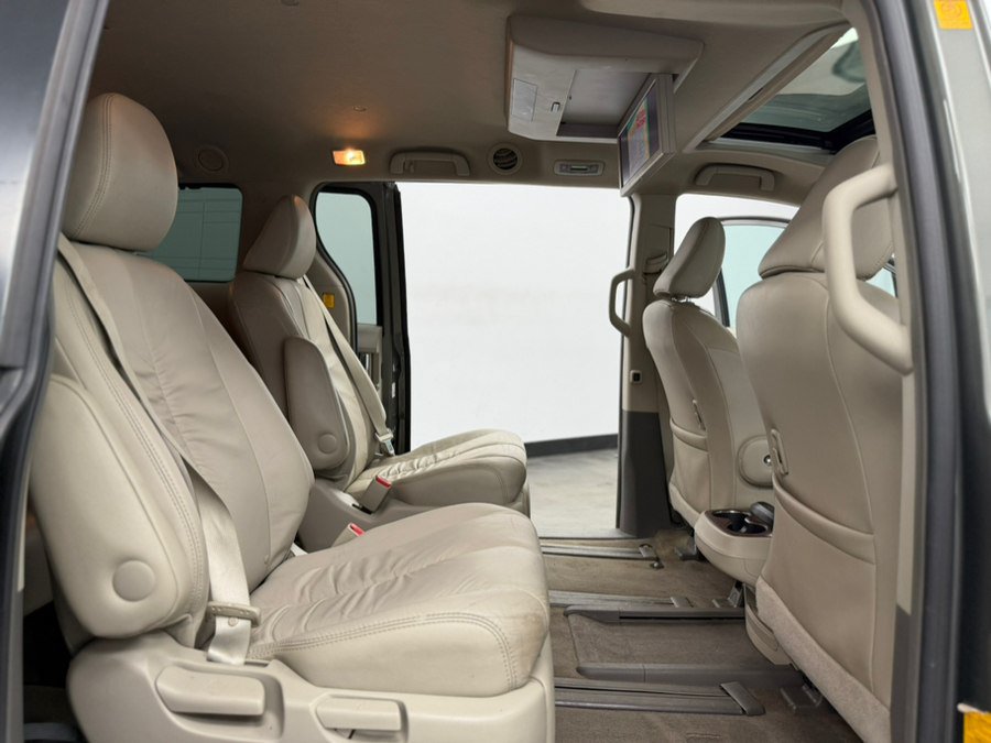 Used 2011 Toyota Sienna XLE w/ Premium Pkg AWD/4WD image 37
