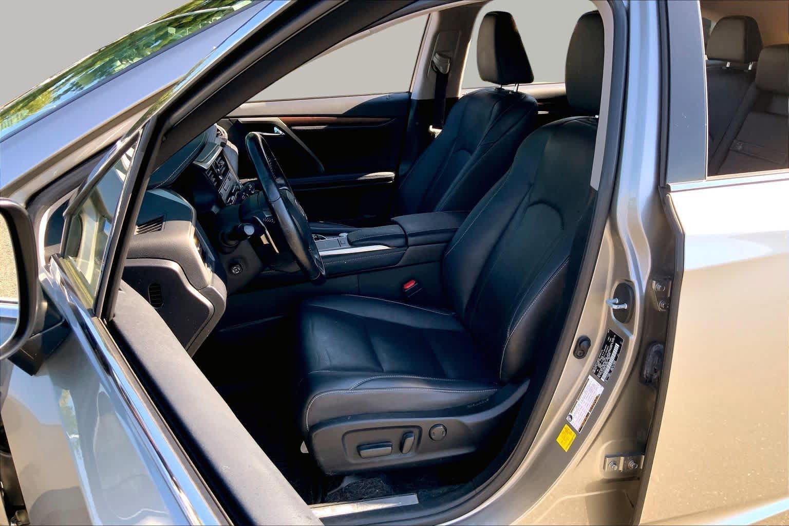 Used 2020 Lexus RX 350L Premium w/ Premium Package AWD/4WD image 8