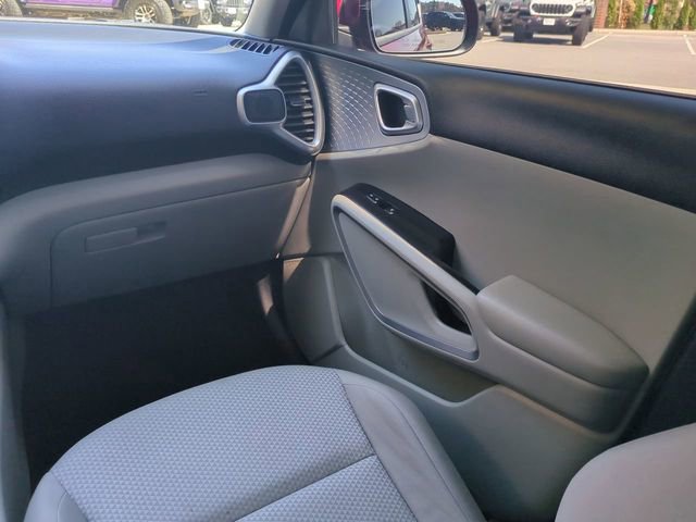 Used 2020 Kia Soul LX FWD image 17
