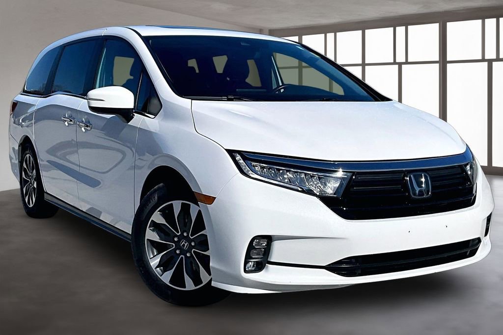 Certified 2024 Honda Odyssey EX-L image 3