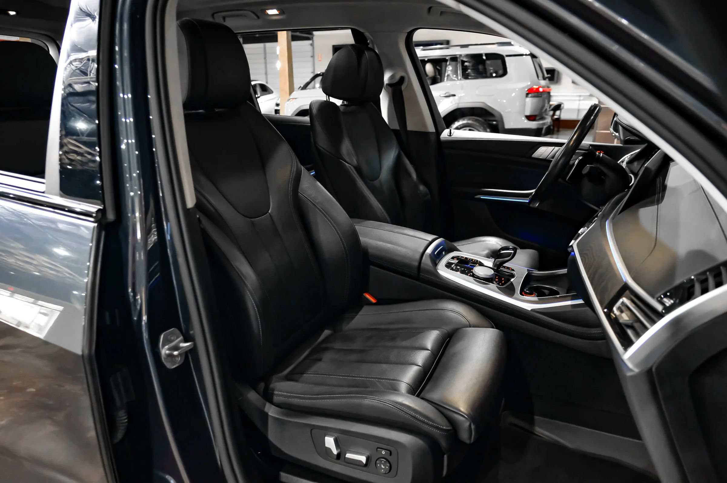 Used 2020 BMW X7 xDrive40i w/ Premium Package AWD/4WD image 44