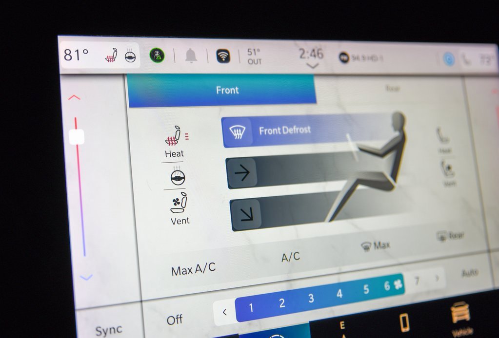 Used 2022 Jeep Wagoneer Series II w/ Rear Seat Video Group 1 image 22