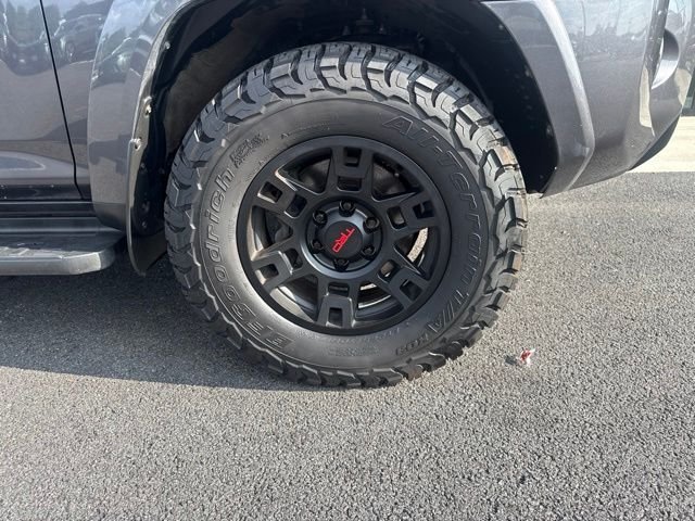 Used 2023 Toyota 4Runner TRD Off-Road AWD/4WD image 12
