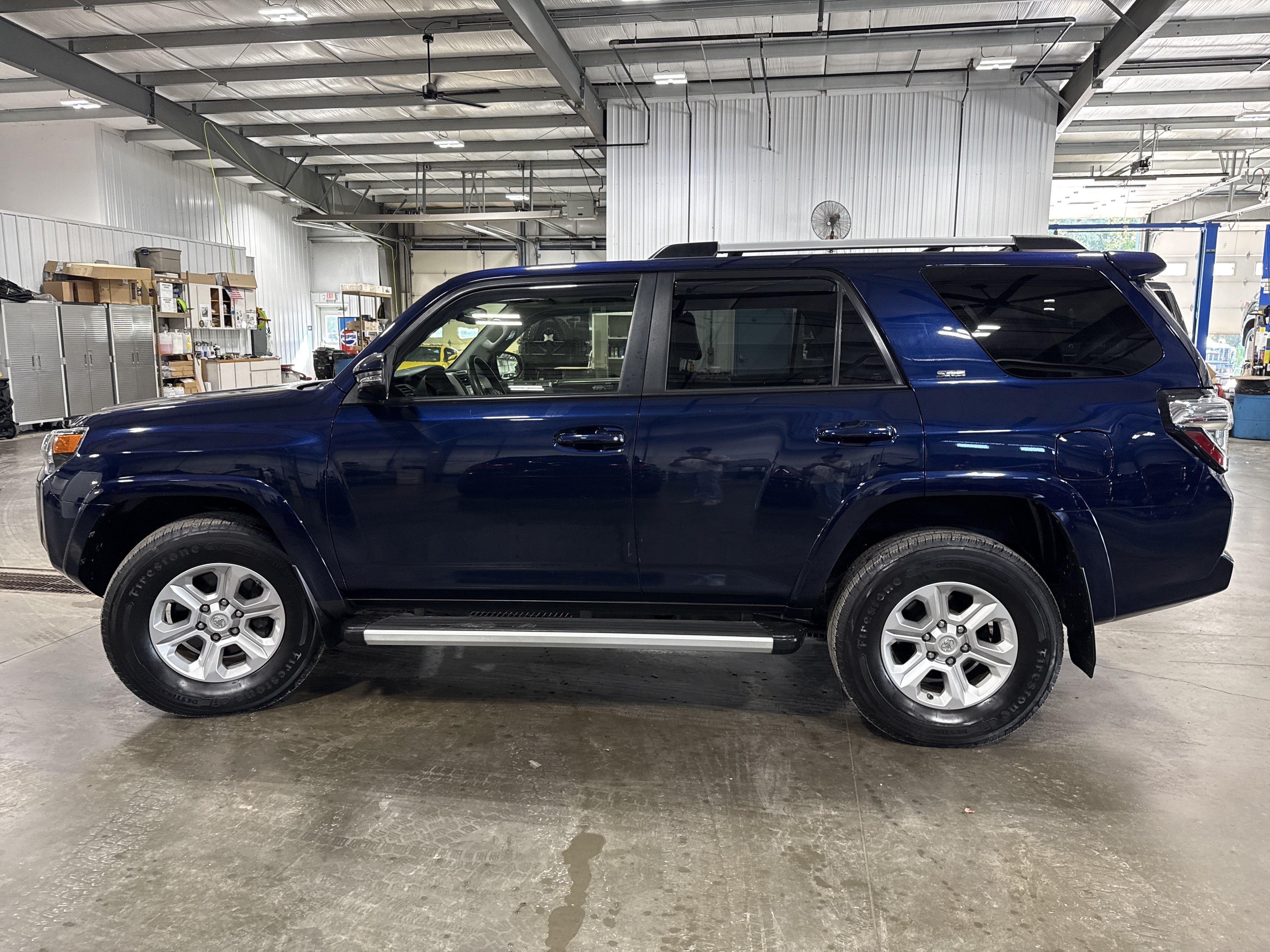 Used 2020 Toyota 4Runner SR5 Premium w/ Moonroof Package AWD/4WD image 5