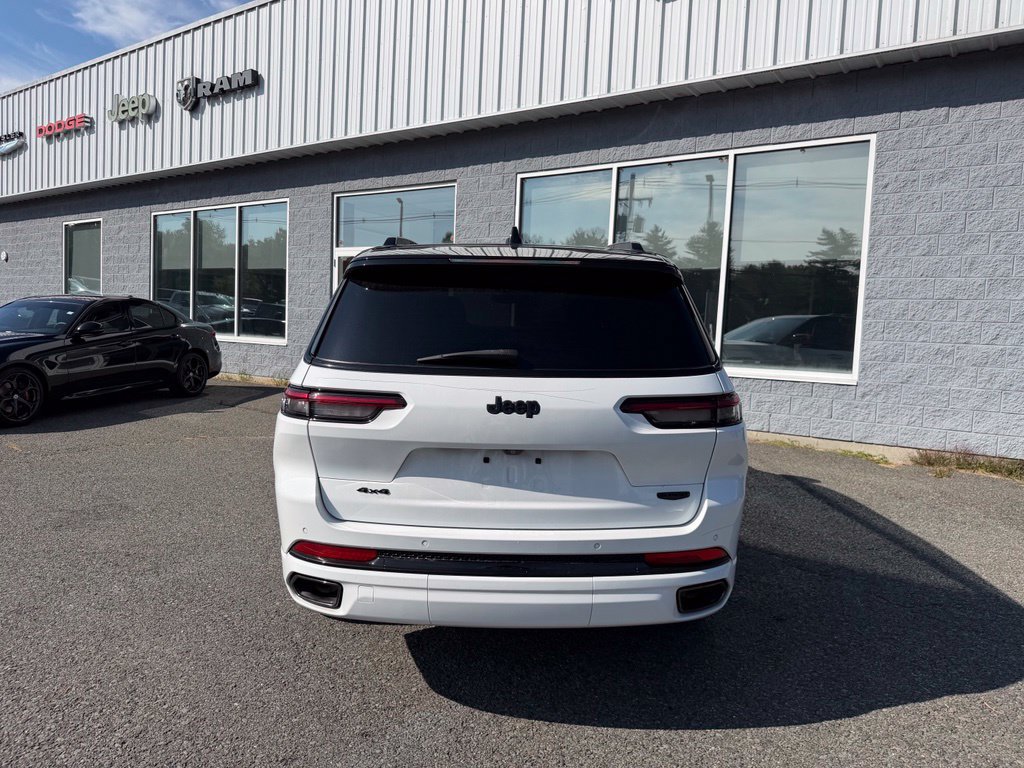 Used 2023 Jeep Grand Cherokee L Summit w/ High Altitude Package AWD/4WD image 4