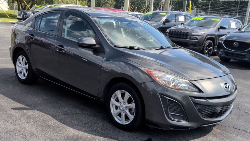 Used 2011 MAZDA MAZDA3 i Touring FWD image 2