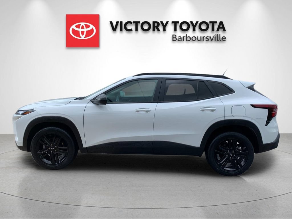 Used 2024 Chevrolet Trax ACTIV FWD image 2