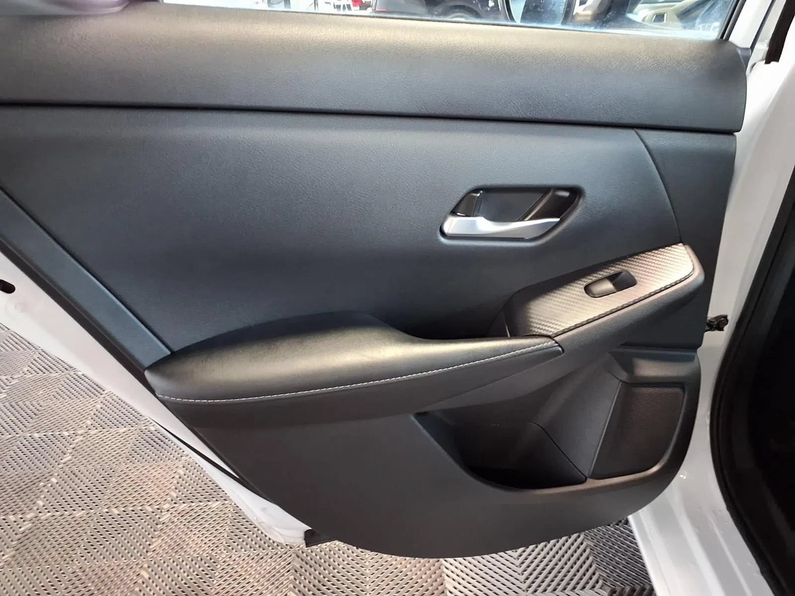 Used 2023 Nissan Sentra SV FWD image 13