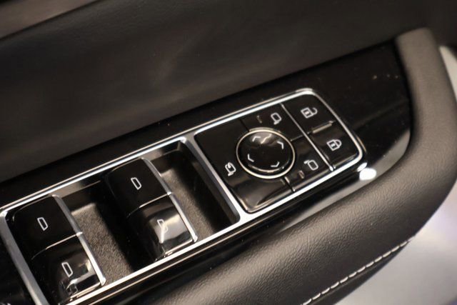 New 2026 Cadillac Vistiq Sport image 9