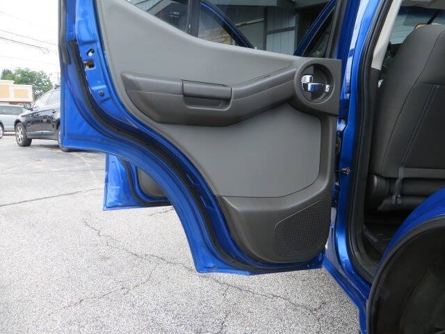 Used 2013 Nissan Xterra S AWD/4WD image 18