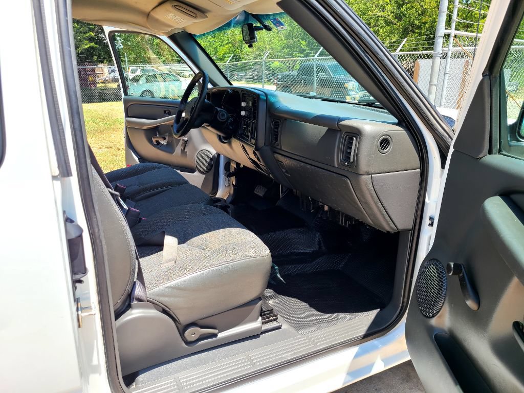 Used 2005 Chevrolet Silverado 1500 W/T RWD image 13