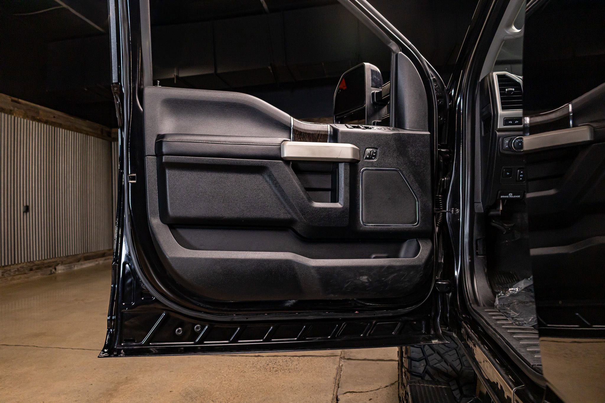 Used 2020 Ford F250 Lariat image 29