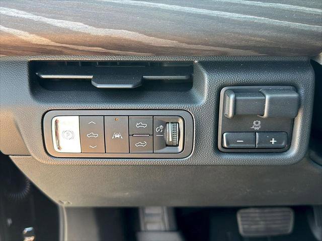 New 2025 GMC Sierra EV Denali image 16