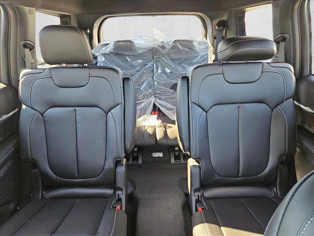 New 2025 Jeep Grand Cherokee L Limited w/ Black Appearance Package image 15