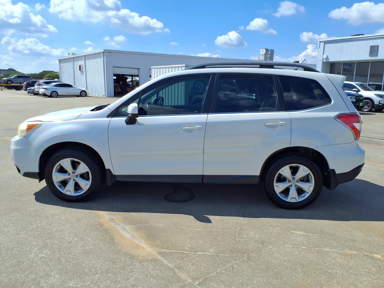 Used 2015 Subaru Forester 2.5i Limited AWD/4WD image 8