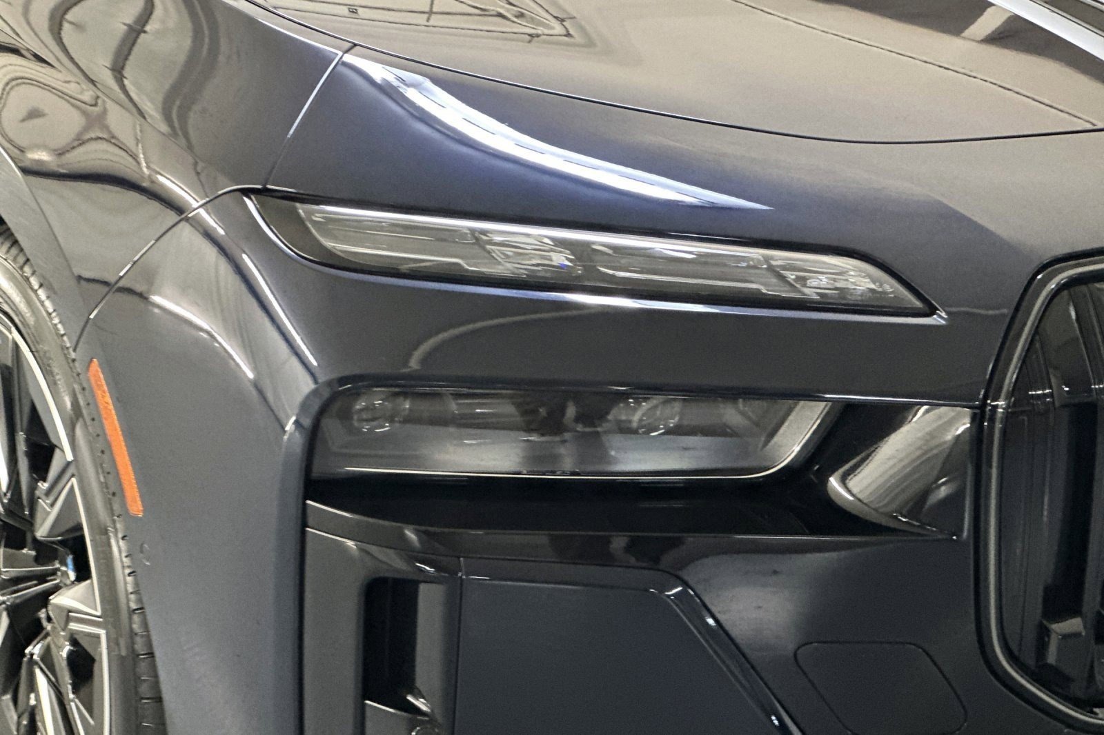 Used 2025 BMW i7 xDrive60 image 10