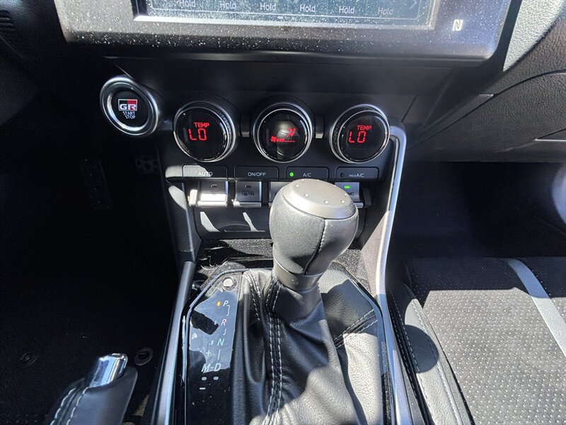 Used 2025 Toyota GR86 Premium w/ ALL Weather Mat Package (TMS) RWD image 16