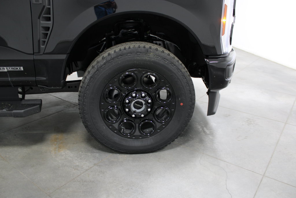 New 2026 Ford F250 Lariat w/ Black Appearance Package AWD/4WD image 41