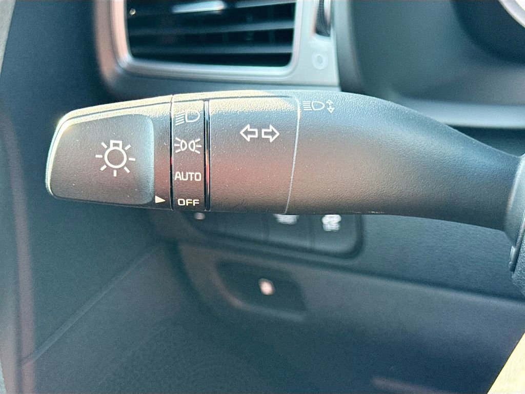 Used 2019 Kia Niro FE FWD image 13