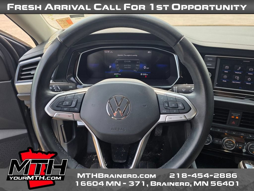 Used 2024 Volkswagen Jetta SE FWD image 13