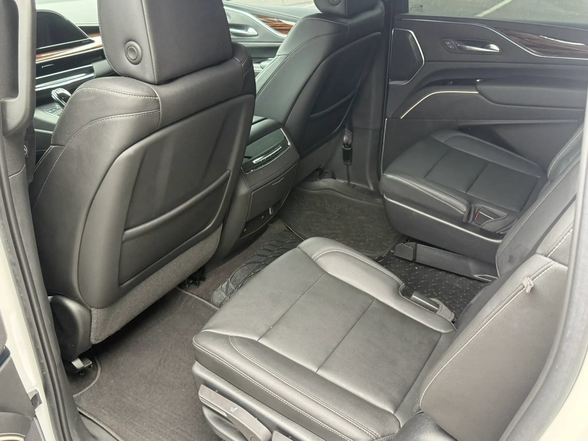 Used 2022 Cadillac Escalade ESV Luxury AWD/4WD image 28